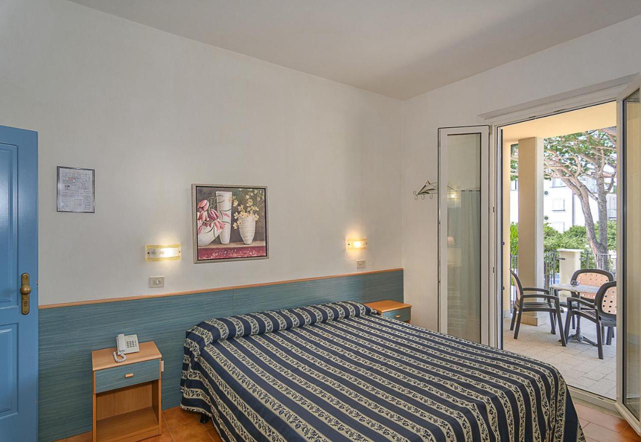 Hotel Apuana Marina di Pietrasanta Exterior photo